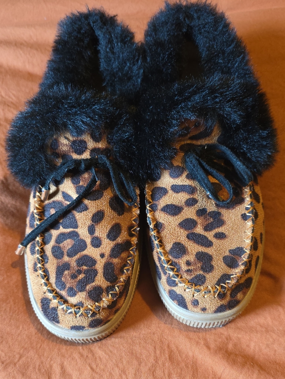 Leopard Print Fuzzy Slippers